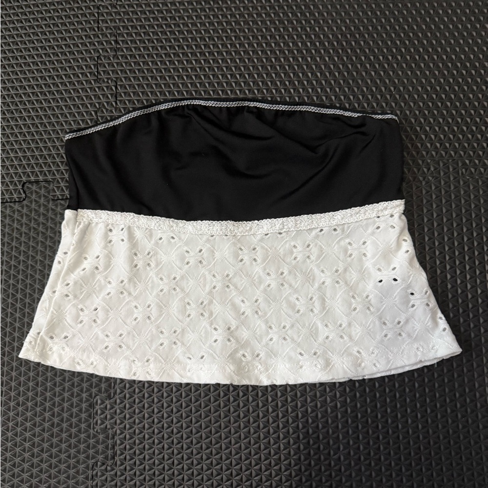 Black and White Strapless Top
